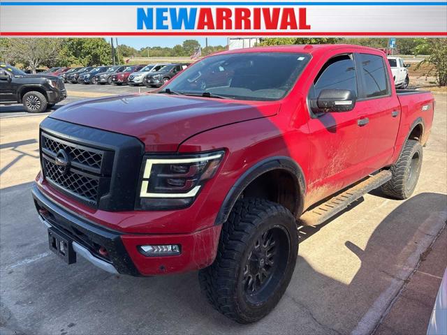 2020 Nissan TITAN Crew Cab PRO-4X 4x4 2020 Nissan TITAN Crew Cab PRO-4X 4x4