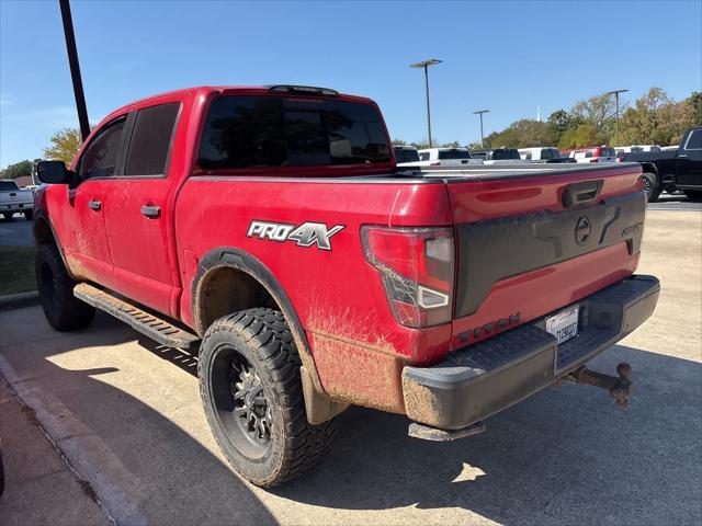 2020 Nissan TITAN Crew Cab PRO-4X 4x4 2020 Nissan TITAN Crew Cab PRO-4X 4x4