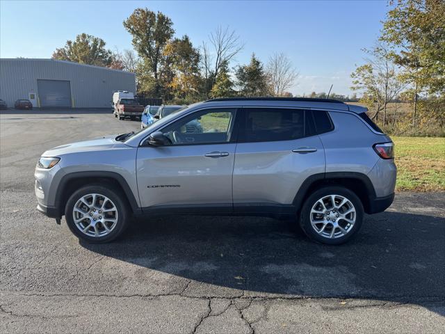 2023 Jeep Compass Latitude Lux FWD 2023 Jeep Compass Latitude Lux FWD