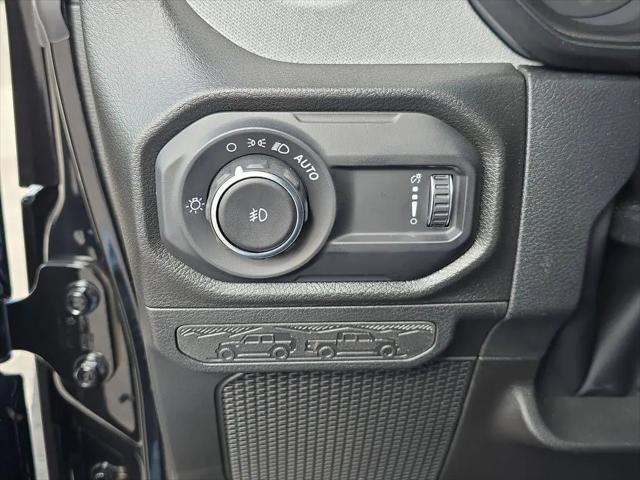 2025 Jeep Wrangler 4-Door Willys 4x4