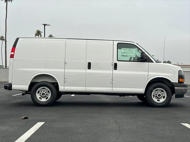2025 GMC Savana Cargo RWD 3500 Regular Wheelbase Work Van