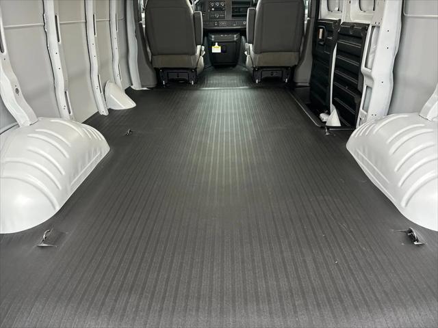 2025 GMC Savana Cargo RWD 3500 Regular Wheelbase Work Van