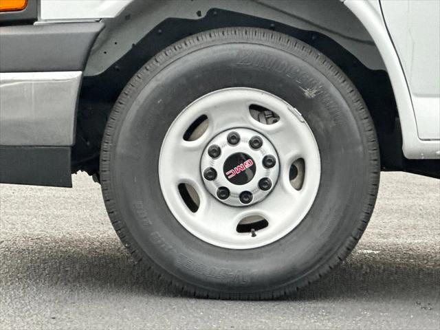 2025 GMC Savana Cargo RWD 3500 Regular Wheelbase Work Van