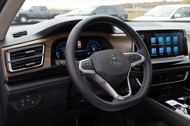 2026 Volkswagen Atlas SE with Technology