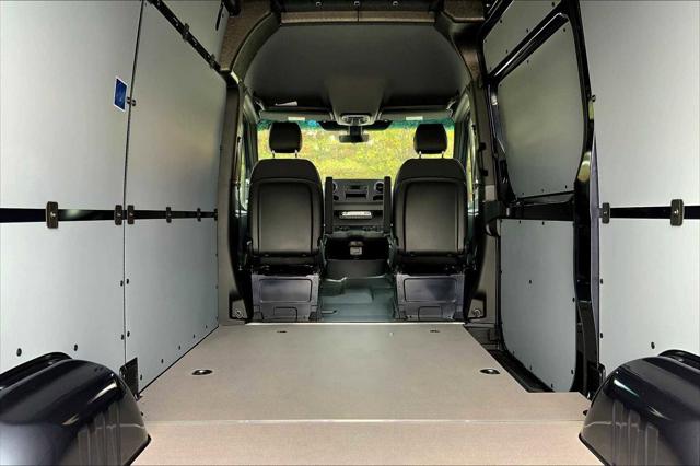 2026 Mercedes-Benz Sprinter Cargo Van Standard Roof 4-Cyl Diesel HO