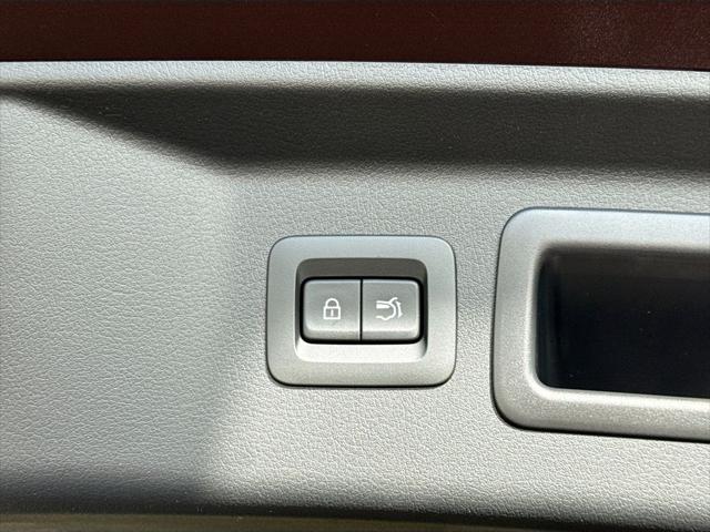 2026 Mazda X-90 Premium Plus