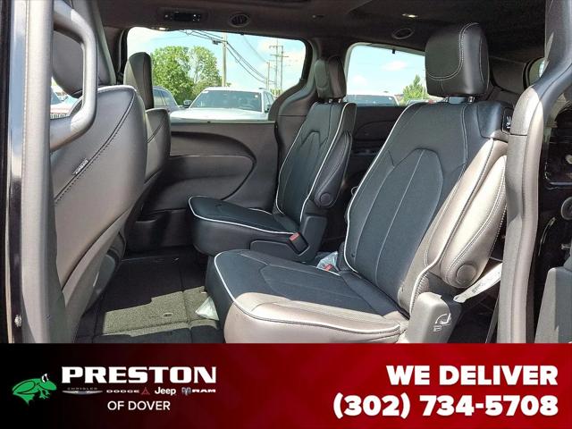 2025 Chrysler Pacifica Limited AWD