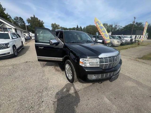 2011 Lincoln Navigator Base
