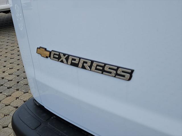 2025 Chevrolet Express Cargo Van RWD 2500 Regular Wheelbase WT