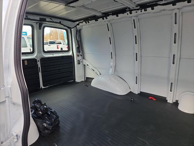 2025 Chevrolet Express Cargo Van RWD 2500 Regular Wheelbase WT