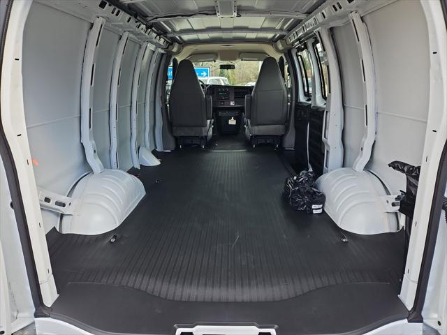 2025 Chevrolet Express Cargo Van RWD 2500 Regular Wheelbase WT
