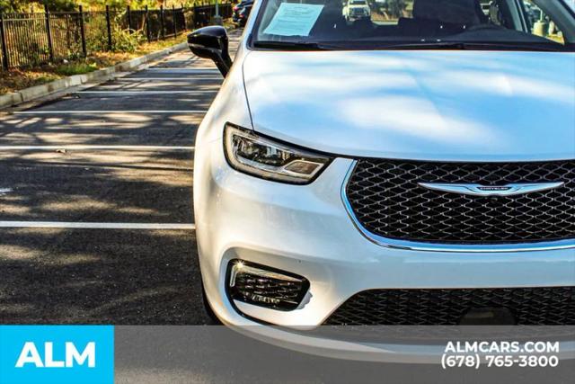 2024 Chrysler Pacifica Hybrid Select