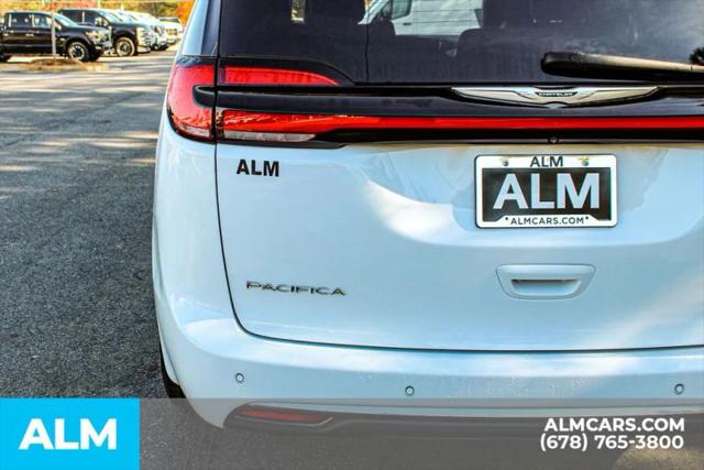 2024 Chrysler Pacifica Hybrid Select