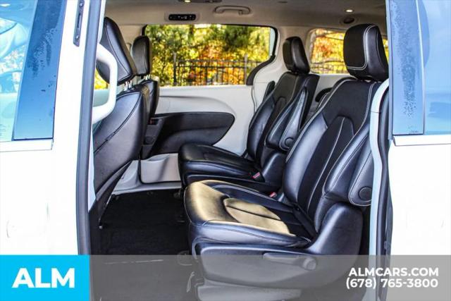 2024 Chrysler Pacifica Hybrid Select