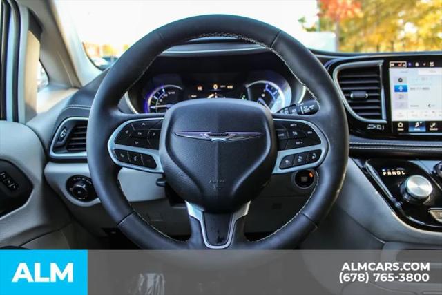 2024 Chrysler Pacifica Hybrid Select