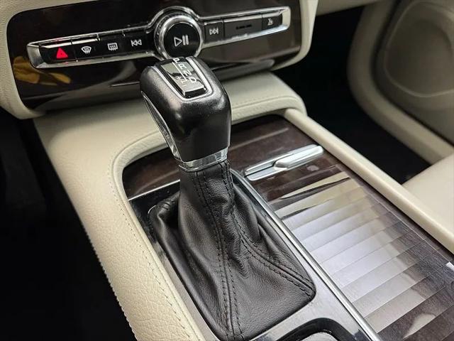 2019 Volvo XC90 T6 Momentum