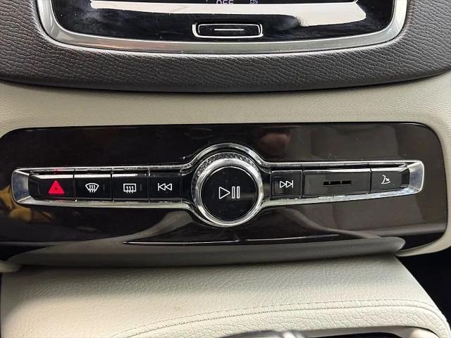 2019 Volvo XC90 T6 Momentum