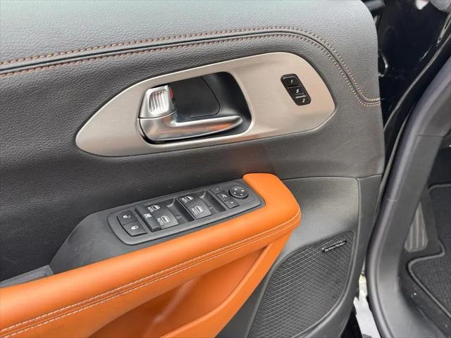 2026 Chrysler Pacifica Pinnacle AWD