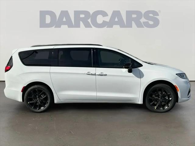 2026 Chrysler Pacifica Limited AWD