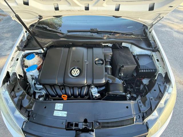 2013 Volkswagen Golf 2.5L 4-Door