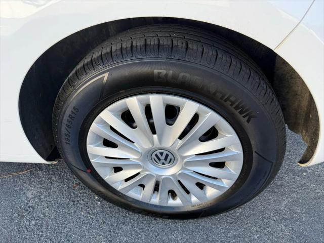 2013 Volkswagen Golf 2.5L 4-Door