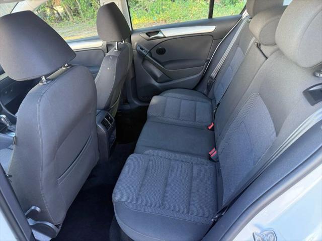2013 Volkswagen Golf 2.5L 4-Door