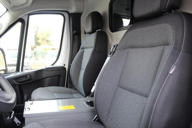 2025 Ram ProMaster 2500 Cargo Van Tradesman Low Roof 136" WB w/Pass Seat
