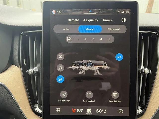 2026 Volvo XC60 B5 Plus