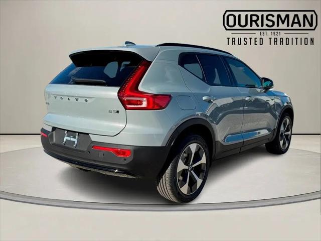 2026 Volvo XC40 Plus, B5 AWD Gas (mild hybrid), Dark