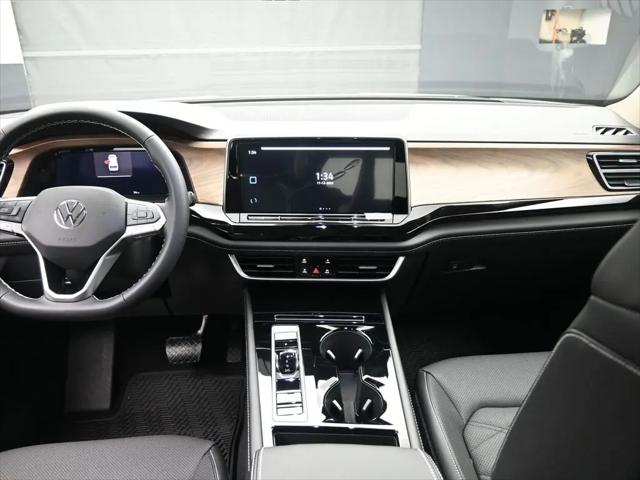 2026 Volkswagen Atlas SE with Technology