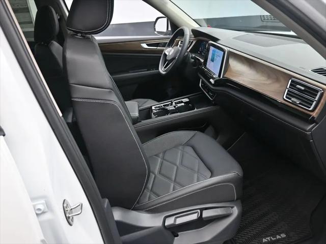 2026 Volkswagen Atlas SE with Technology