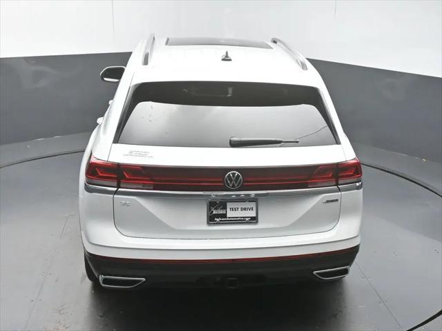 2026 Volkswagen Atlas SE with Technology