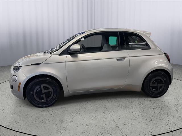 2025 Fiat 500e Giorgio Armani FWD