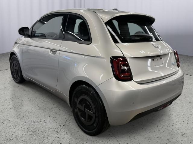 2025 Fiat 500e Giorgio Armani FWD