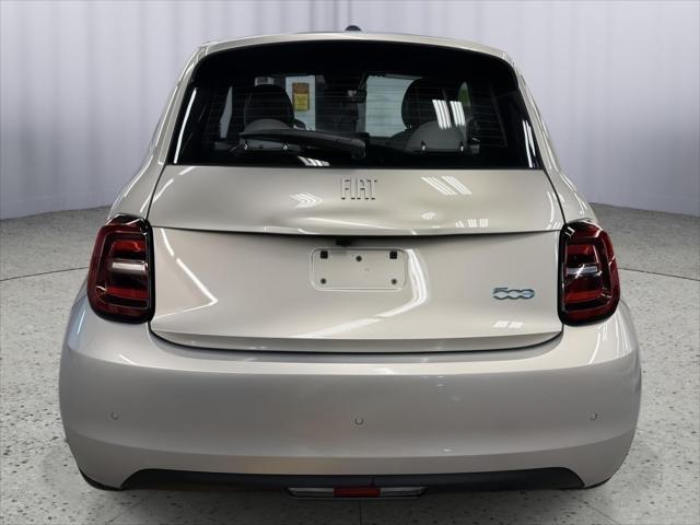 2025 Fiat 500e Giorgio Armani FWD