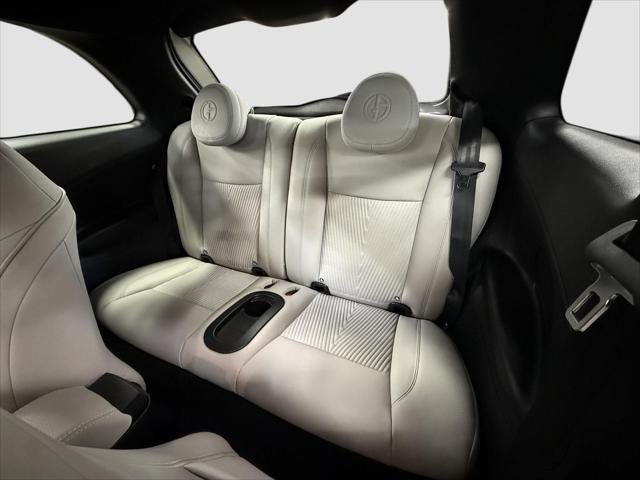 2025 Fiat 500e Giorgio Armani FWD
