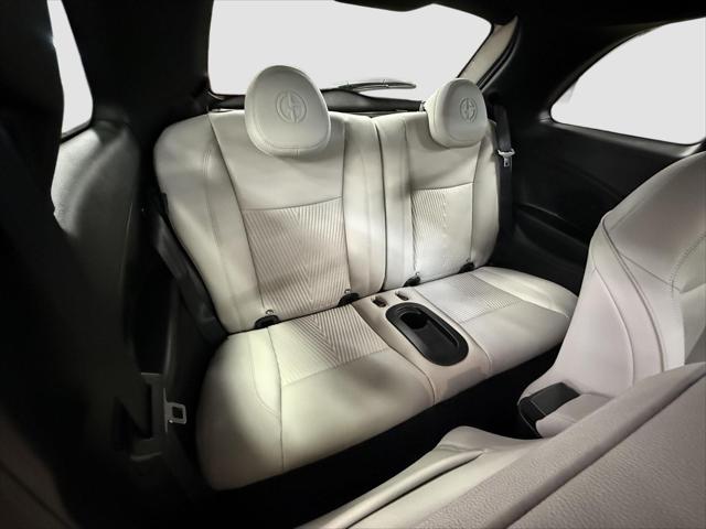 2025 Fiat 500e Giorgio Armani FWD