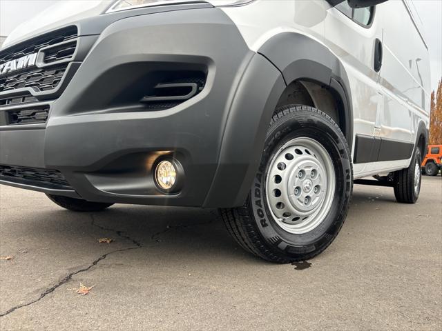 2025 RAM ProMaster 1500 Cargo Van Tradesman High Roof 136 WB w/Pass Seat 2025 RAM ProMaster 1500 Cargo Van Tradesman High Roof 136 WB w/Pass Seat