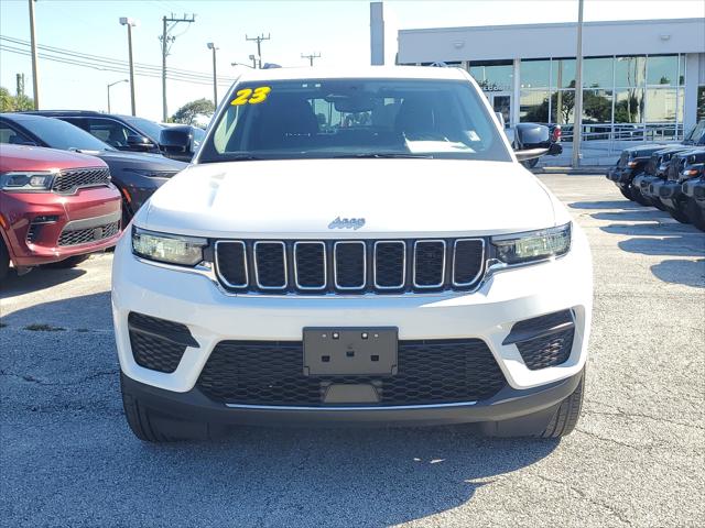 2023 Jeep Grand Cherokee Laredo 4x4