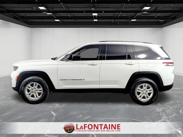 2022 Jeep Grand Cherokee Laredo 4x4 2022 Jeep Grand Cherokee Laredo 4x4
