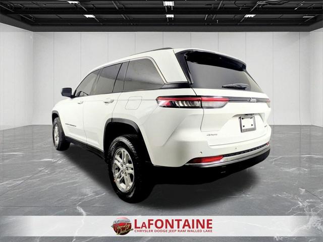 2022 Jeep Grand Cherokee Laredo 4x4 2022 Jeep Grand Cherokee Laredo 4x4