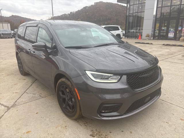 2022 Chrysler Pacifica Hybrid Touring L