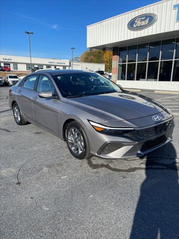 2024 Hyundai Elantra SEL 2024 Hyundai Elantra SEL