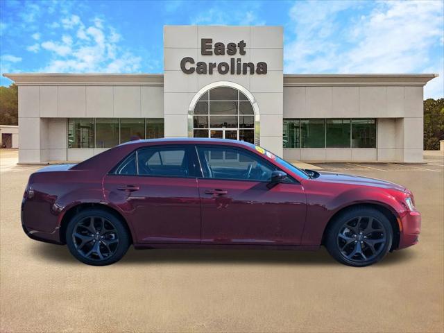 2022 Chrysler 300 Touring 2022 Chrysler 300 Touring