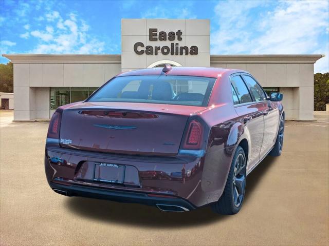 2022 Chrysler 300 Touring 2022 Chrysler 300 Touring