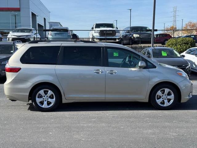 2015 Toyota Sienna 5dr 8-Pass Van LE FWD 2015 Toyota Sienna 5dr 8-Pass Van LE FWD