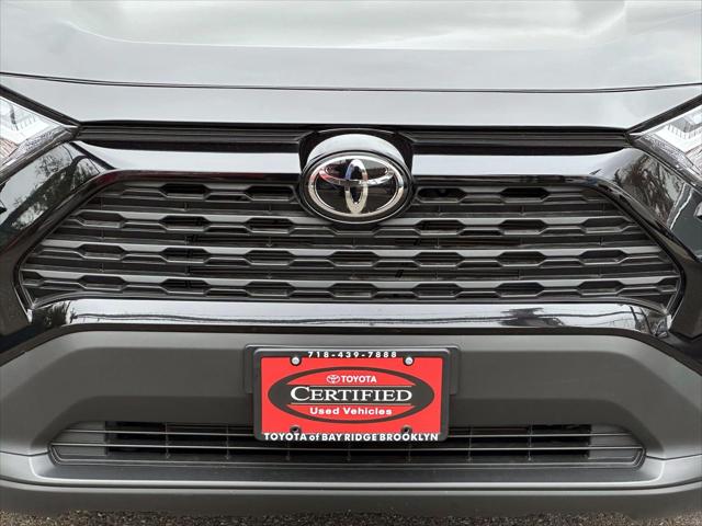 2025 Toyota RAV4 XLE [7]