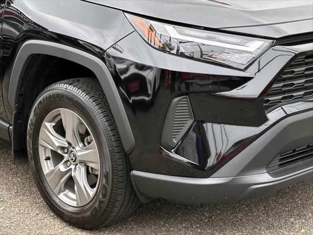 2025 Toyota RAV4 XLE [8]