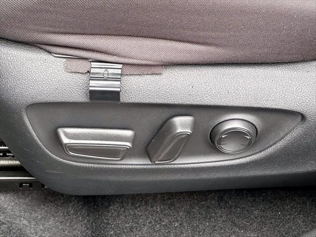 2025 Toyota RAV4 XLE [11]