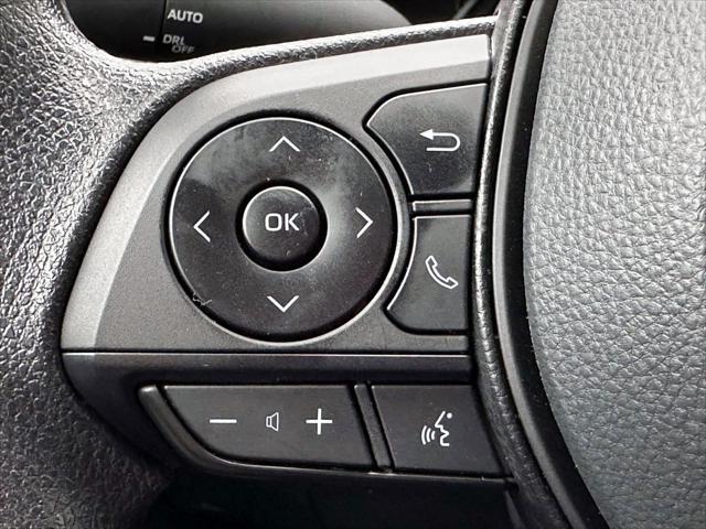 2025 Toyota RAV4 XLE [19]